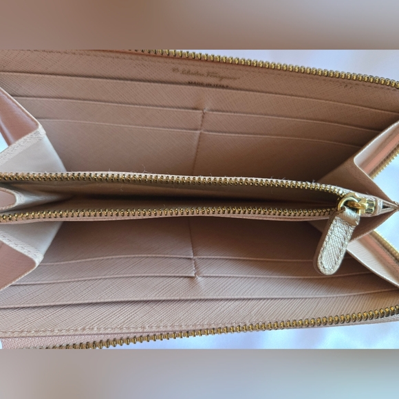 Salvatore Ferragamo Miss Vara Bow 3/4 Zip Leather Wallet - Picture 11 of 16